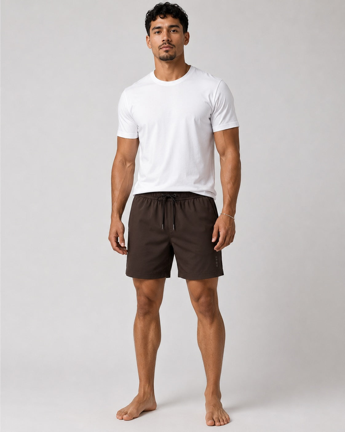 Rafael is 5’10”, wears size M