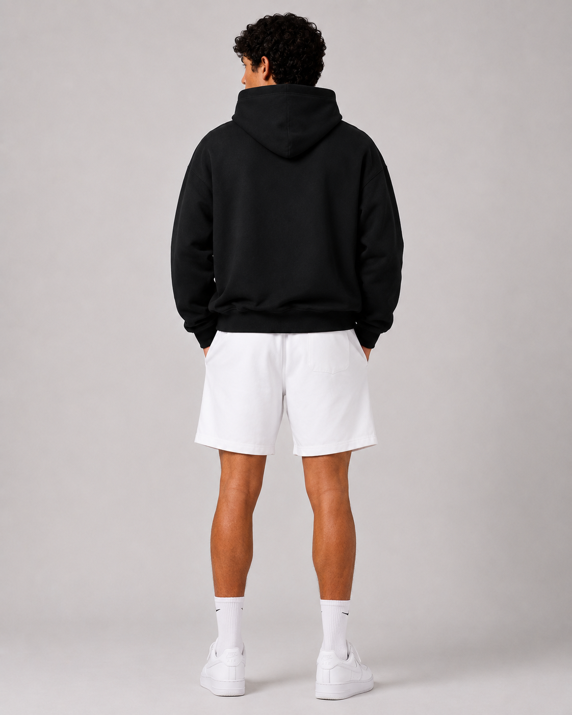 Steven is 5’9”, wears size M