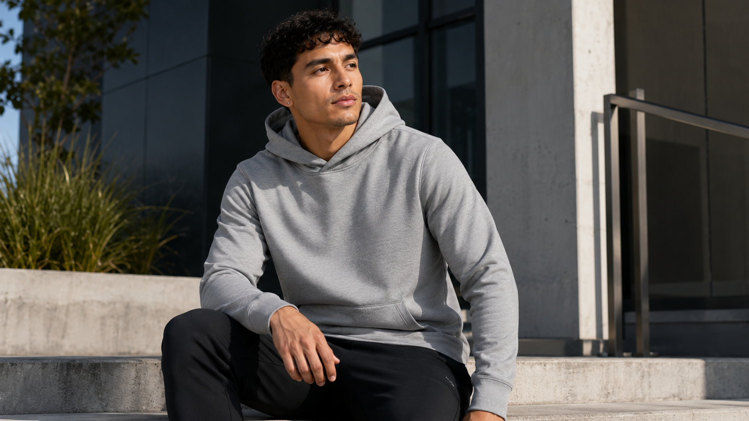 Jose is 5’9”, wears size M
