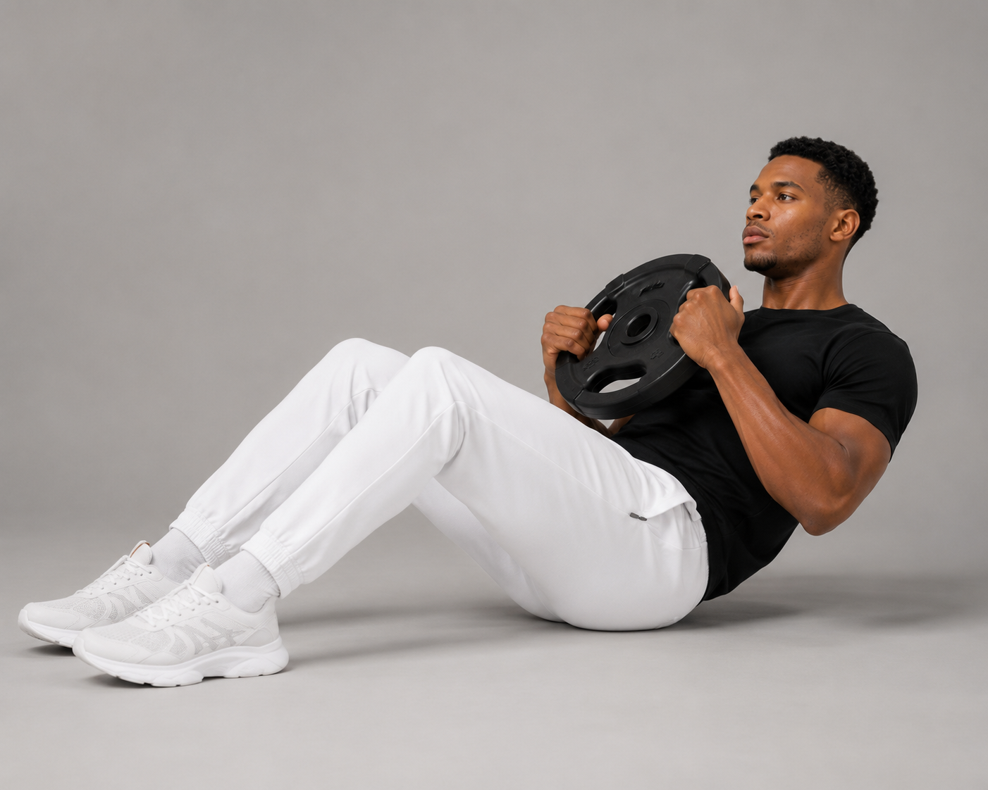 Malik is 6'1”, wears size M