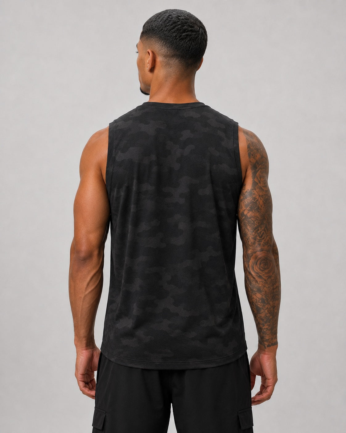 Jalen is 6’0”, wears size L