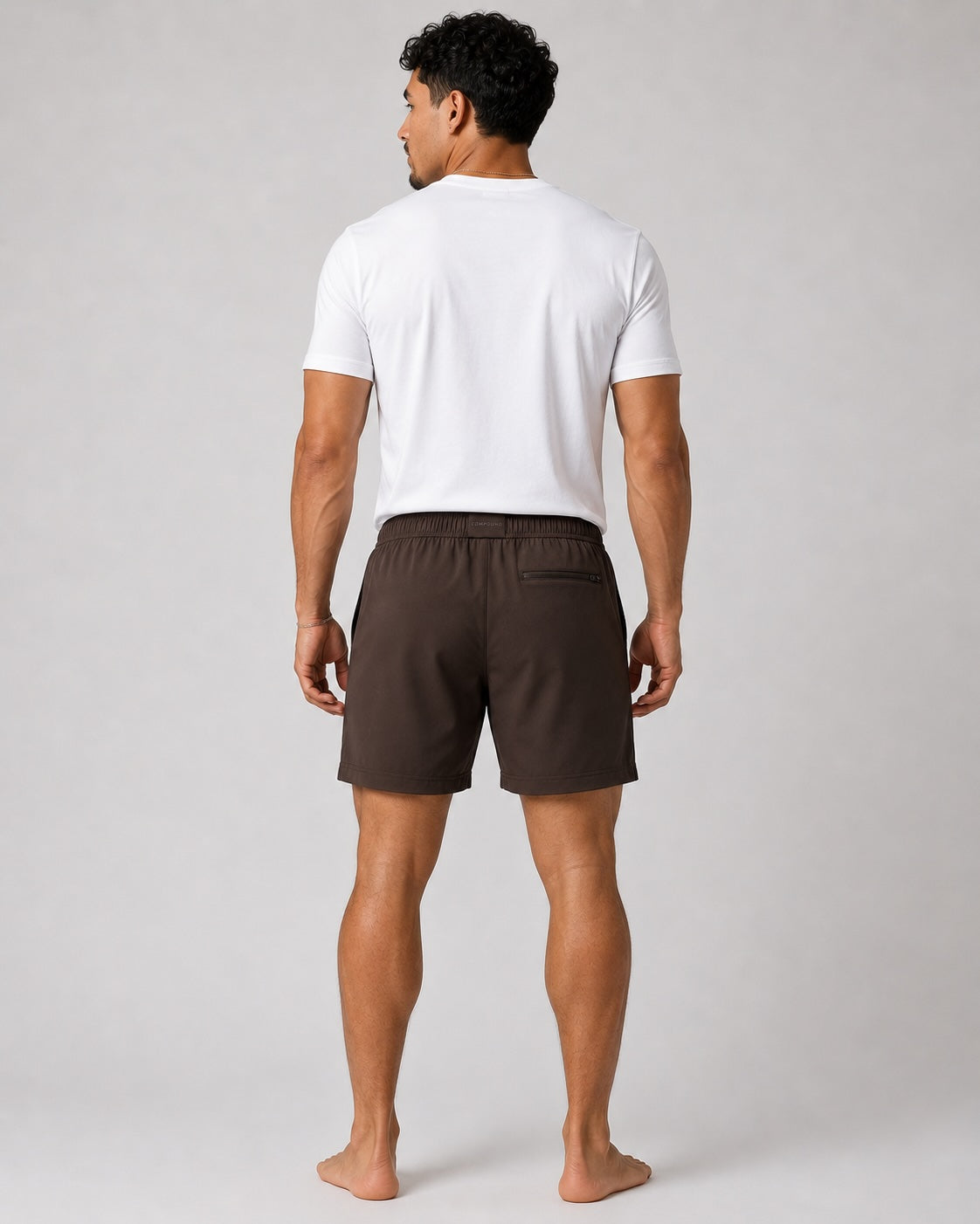 Rafael is 5’10”, wears size M