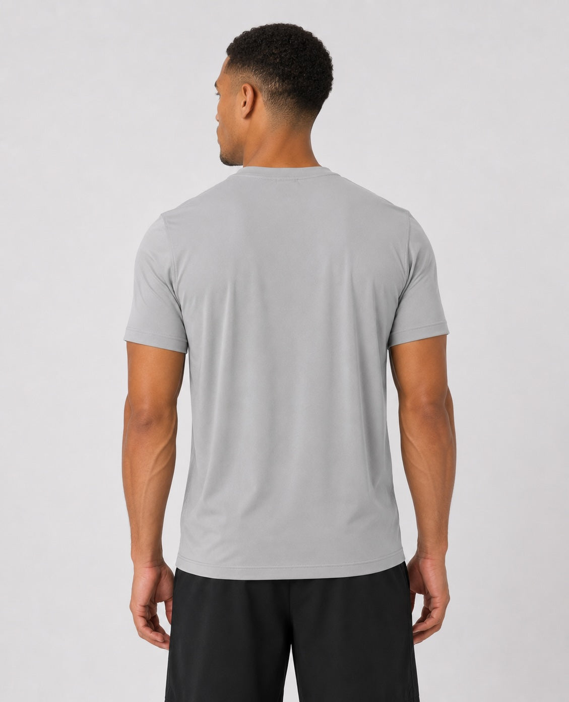 Patrick is 6’0”, wears size L