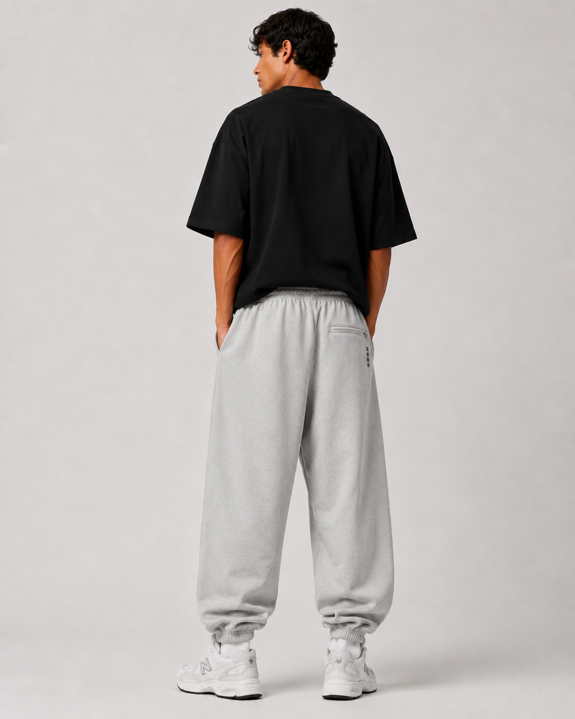 Nick is 6’1”, wears size L
